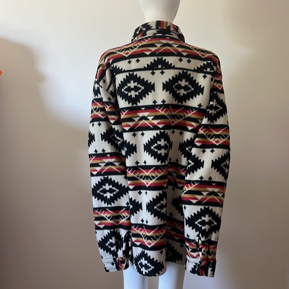 Original Deluxe Geometric Patterned Button-Up Jacket - Picture 3 of 9